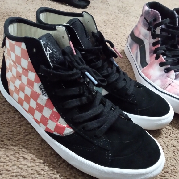 Vans - Picture 1 of 9